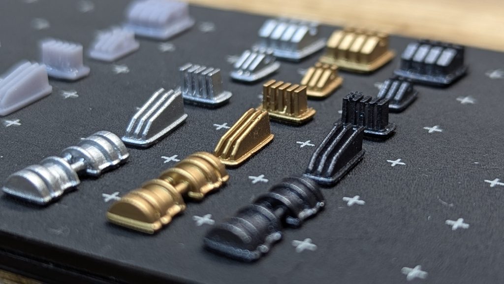 現時点での自作パーツのラインナップです。今後の制作で多用できるよう、現在ロット生産中です。ピンボケしてますが今回使用したのは一番奥のパーツです。