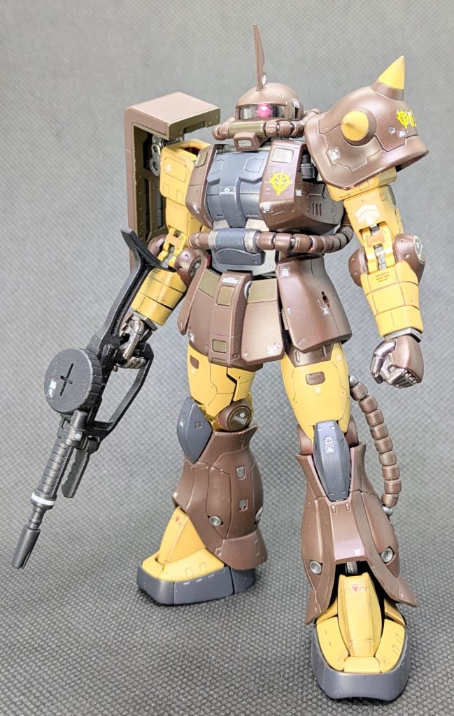 先ずは、全身ショット✨️RGシャア専用ザクをカラー変更にて。実はこのザクⅡS型、公式設定にはありません(笑)マサヤ・ナカガワ機として色んな検索かけましたが出てくるのは06R-1Aの機体のみ💦