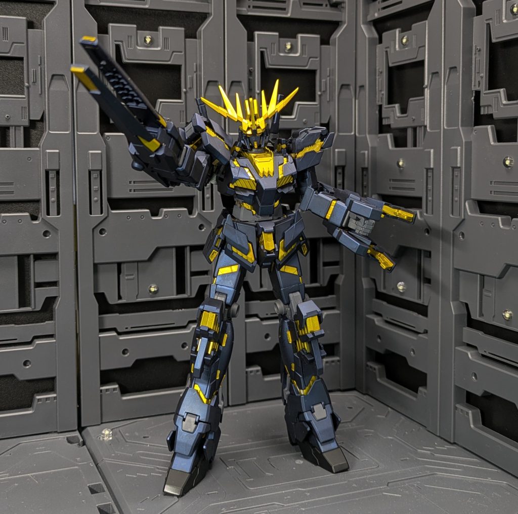 けっこうしっかり二本足で、自立してくれます。足が長くてスタイルが良いですねｗ