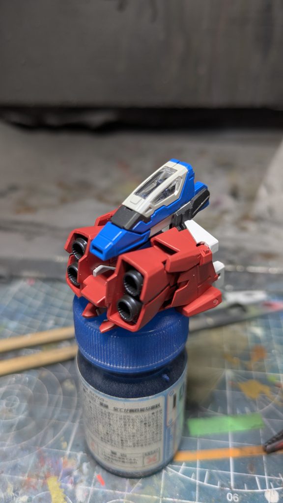 差し替え無しでコアブロックに変形します。