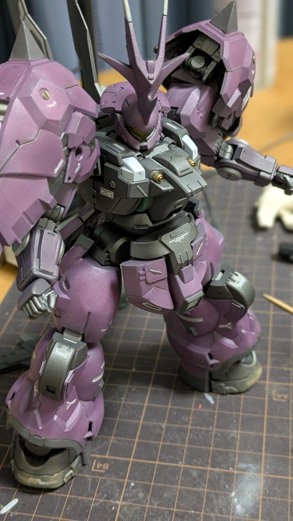 上腕と太腿を延長太腿まわりはダリルバルデを参考にディテール追加