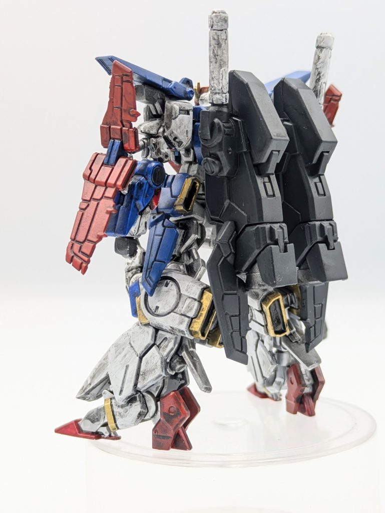 各パーツが大きいため、アーティファクトのアレンジの印象が弱く感じます。