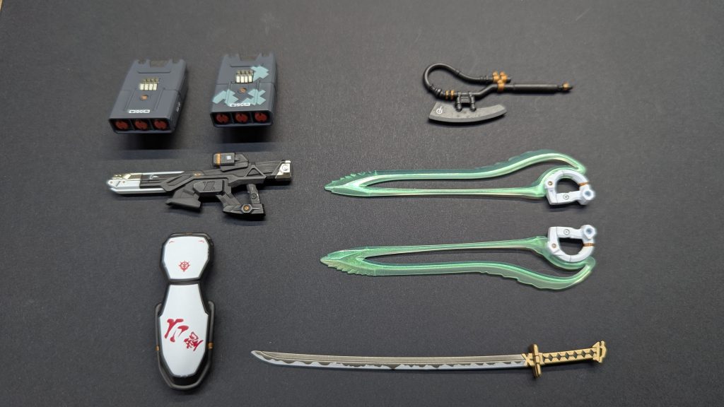 武装類の紹介です。シールドの「六型」と小さなマークはネタバレ要素かもしれませんね。ヒートホークとビームライフルは「鋳鉄の表層」を表現しましたが、思うような質感が得られませんでした。今後の課題です。