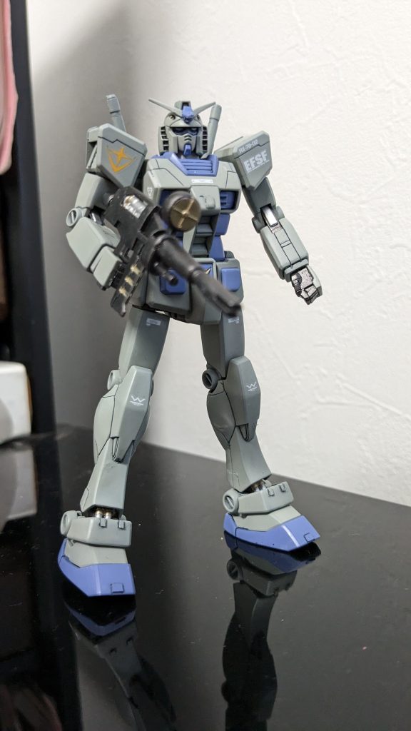 グレー部は水性ホビーカラーのガルグレー、紫色のところはすみれ色を使用しました。