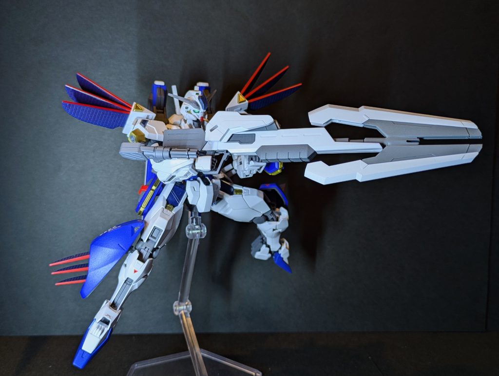 ライフルは過去のシリーズのマネになりました。