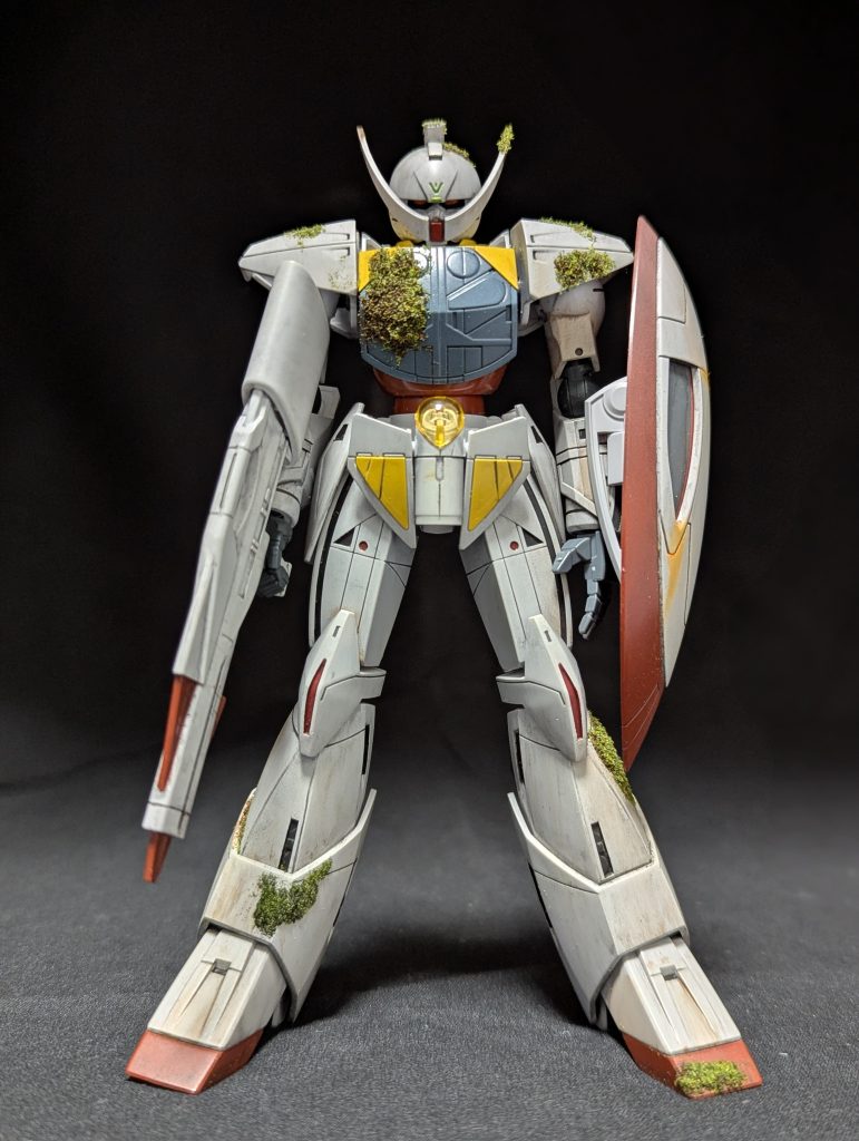 草の部分は、1回目：水で溶かした糊を筆で塗り、草をまぶす２回目：ウェザリングカラーを草に染み込ませ、もう一度まぶすとやったら、厚みが増して土感も出ていい感じになりました。（定着はしてないので、触ったら剥がれます。。。）