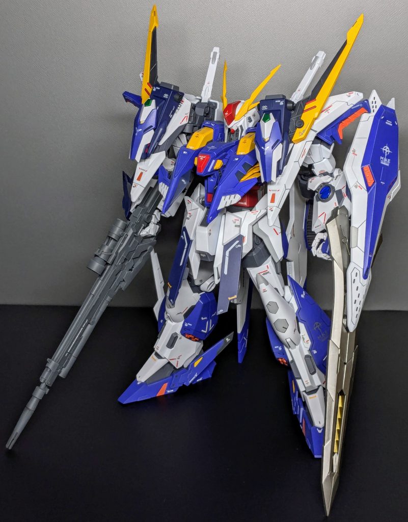 ライフルはMGシナンジュの物、まんまです😂シールド側のデカイ刀身武器は何ガンダムのだったっけ…?アストレイっぽいやつ、名前出てこない…