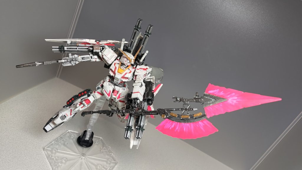 ジャベリンのビームエフェクトはクールホワイトと蛍光ピンクで塗ってます。