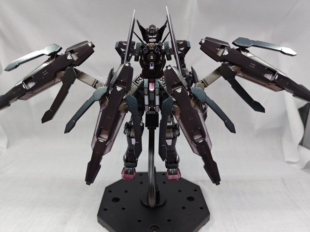 配色に関して、黒①は赤感が強く、黒②は青感が強く出てしまった為、惜しい気持ちもありますが…見慣れたらこの色でも格好良いと思えてます。あと写真だとシルバーの紫感がちゃんと出てるように見えますが、実物はもっと全然シルバーって発色なので、もう少し紫強くても良かったかな…