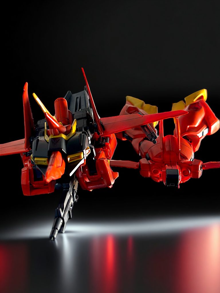 「バウアタッカー」&「バウナッター」2機に分離変形できるのは良いですね。アニメを観た当時は、MSから何故分離変形するのか不明でしたが、ナッターは無人で無線誘導により敵機にぶつける運用なのを初めて知りました。