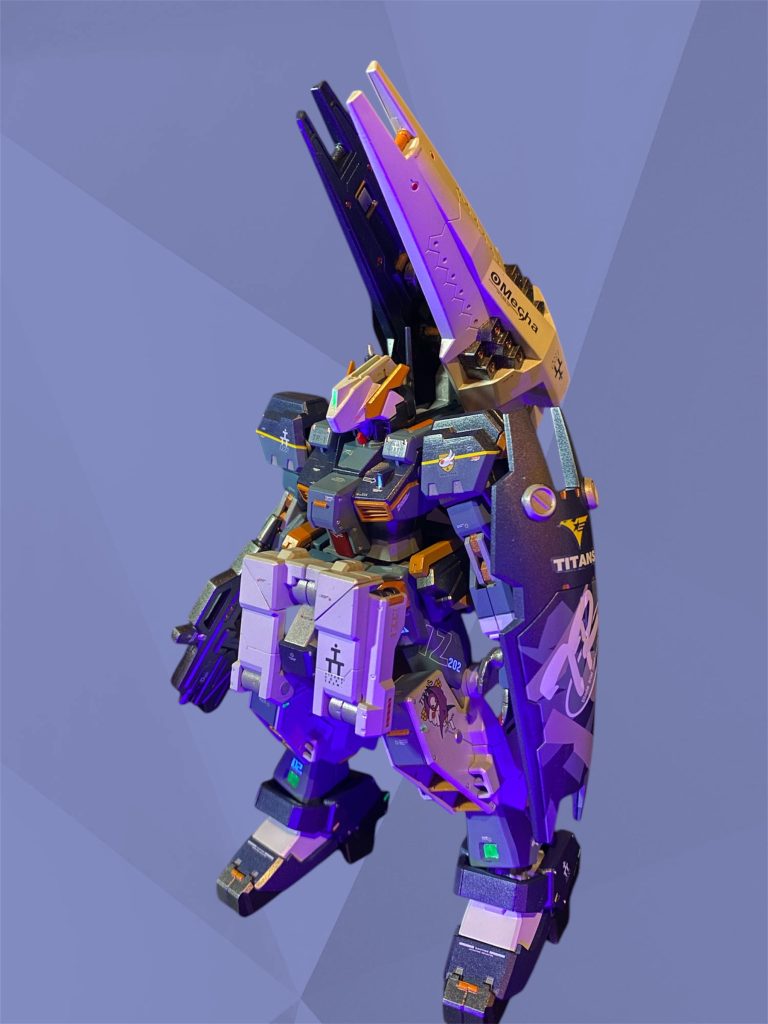 これまでジムクゥエルの素体に暫定的に試験装備を装着していたヘイズル2号機も、1号機と同様にヘイズル改と同等の仕様に改修された上でさらに、脚底部補助スラスターユニットや、サブアームユニット、強化型シールドブースター、マルチコネクターポッド、高性能光学センサーユニットなどの最新の追加パーツによって強化された。この形態になったことにより、これまでの暫定的な2号機と言う呼び名も、アドバンスドヘイズルと改られた。