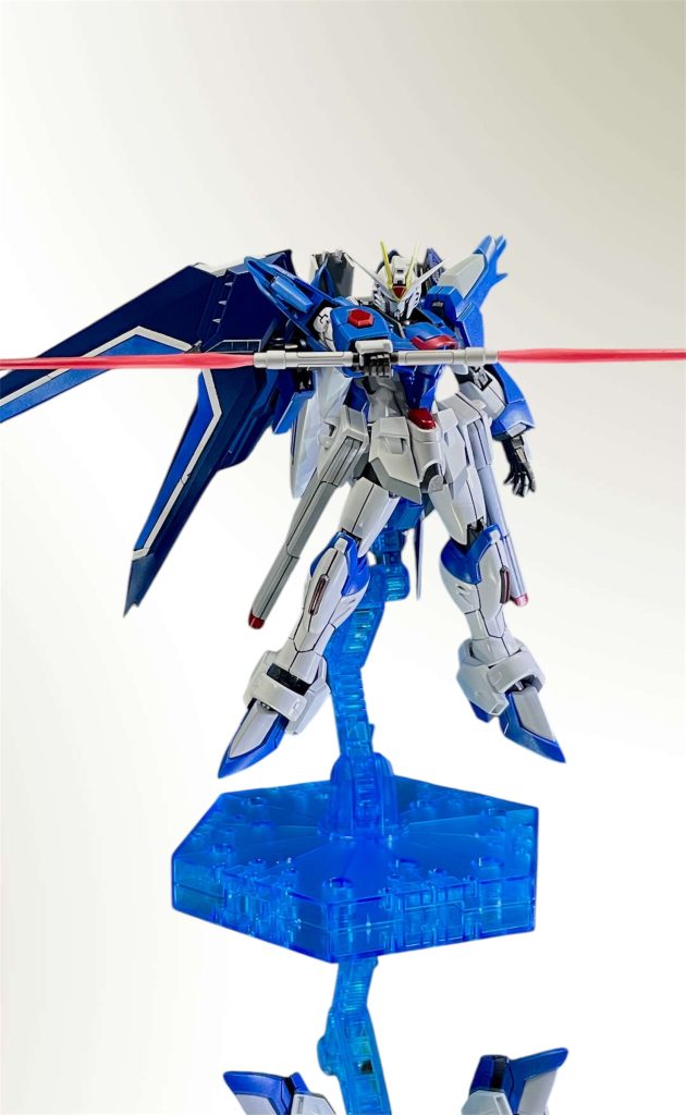 サーベルエフェクトパーツは、なるだけ線が細くなるように膨らんでいる部分を削りました☝🏻