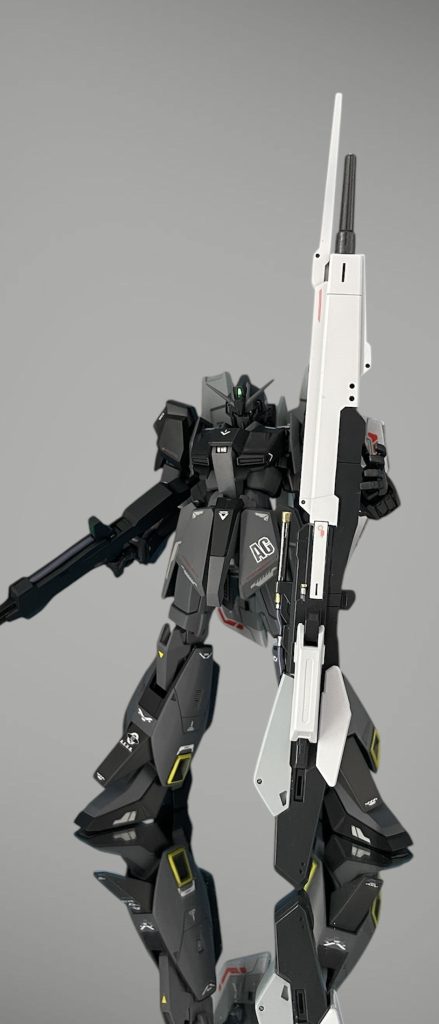 一緒に並べた時に本体との差別化が生まれるかもしれないと思って白を採用しました😊 トイ色を控えてより兵器っぽく見せられるようになれば良いなぁ~っと、目指したのは「センチネル」のそれです