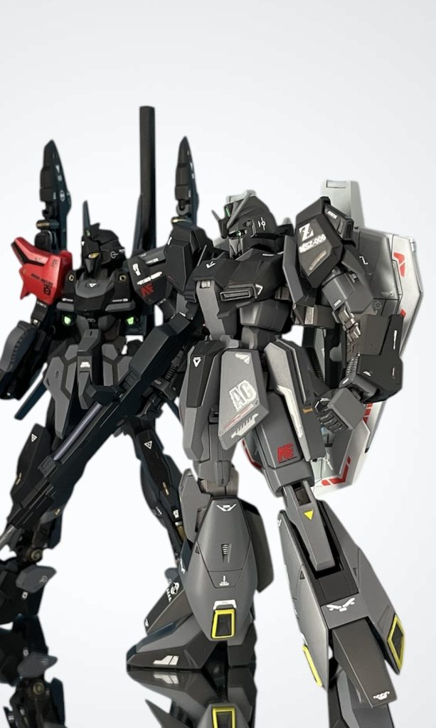 っとまぁ今年に入ってからずっと去年仕上がった過去作ばっかり投稿している中、新年一発目に完成したのがこのZガンダムです☝🏻 自分の中で、まさかZになるとは思ってもみなかったですが、実際に組んでみたからこそ見えたZガンダムの素晴らしさがたしかにありました✨みなさんも、Zガンダムってそもそも作るのにハードルが高そうっていうイメージを持たれてる方がいらっしゃるとは思いますが、このHGに関してはとても組み立てやすいと思いますので、機会がありましたら、是非Zガンダムに触れてもらって、刻の涙を流して頂きたいと思っています← ではでは、最後までご覧頂きましてありがとうございました😊