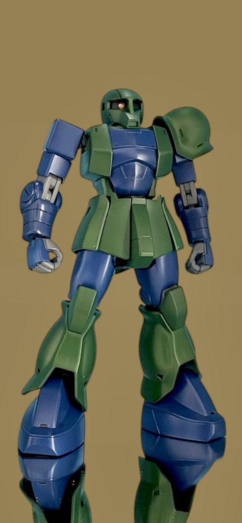 こちらのザクIが完成したのは去年の秋頃だったでしょうか 実は主役機コンに参加するべくチョイスしたのがこのザクIでした