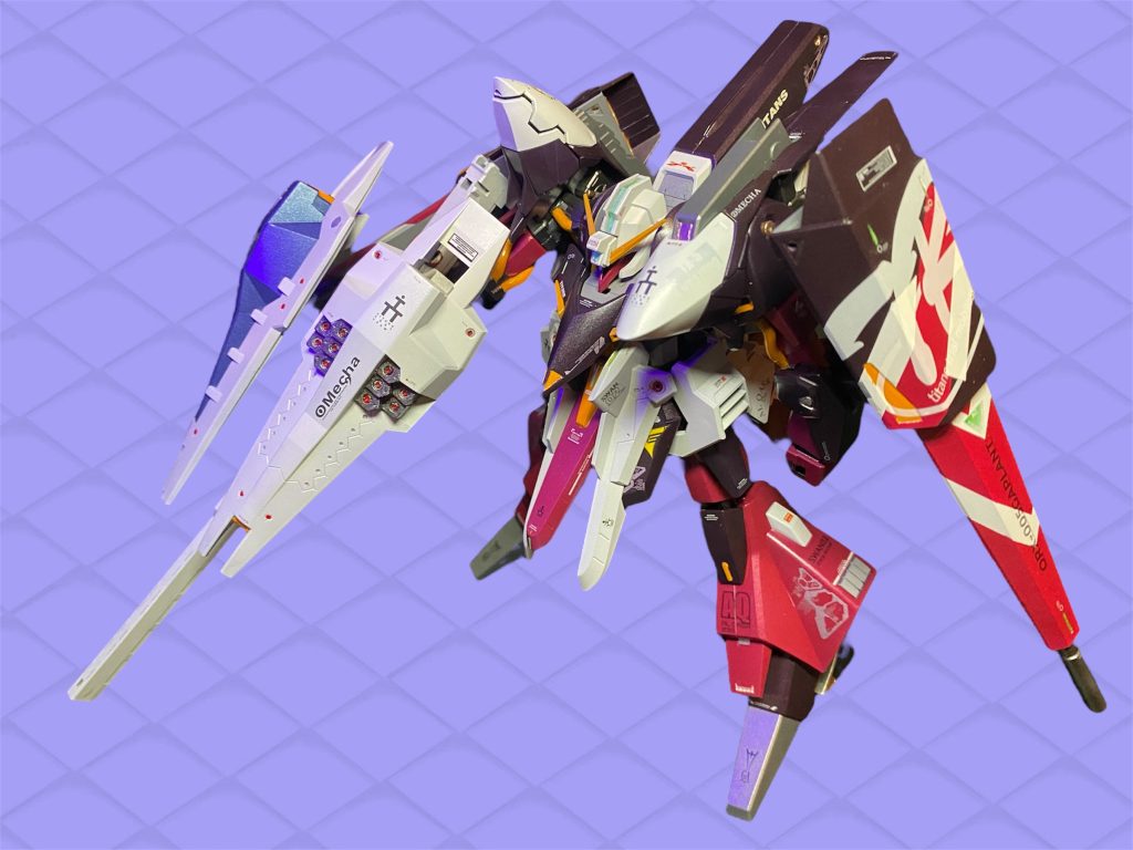 そこまでユルくは無かったんですが、シールドバインダー+ロングブレードライフル+ダブルシールドブースターを付けると流石に肩が下がります。ギャプランの肩関節はバケモノじゃないって!!笑