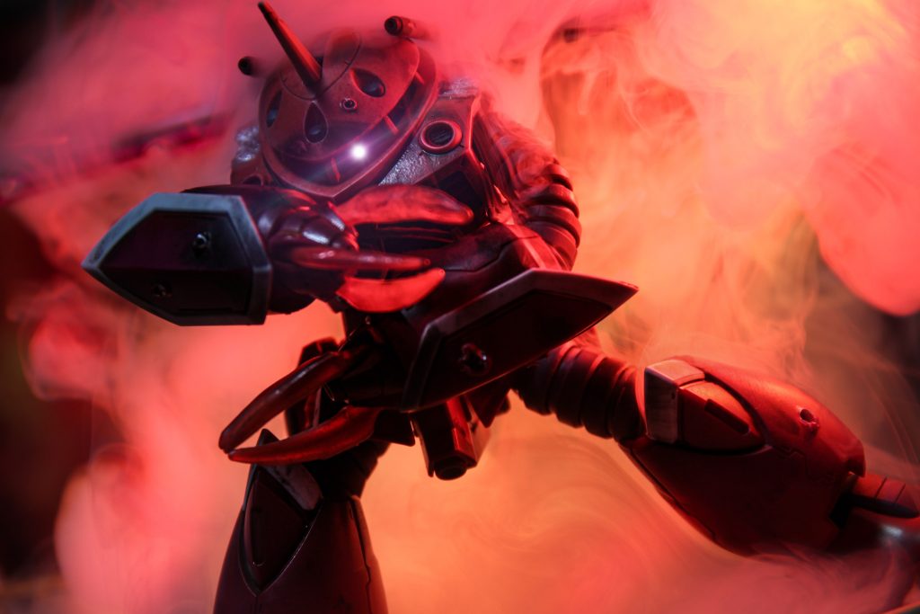 赤×赤の謎な目標を立てて製作してみました(zaku-kao4)以上ズゴックでした〜燃え上がれたかな〜いつもこういう写真を撮りたいと決めて製作していて、今回は特に無茶苦茶でしたが楽しかったです(zaku-kao5)ここまでの閲覧ありがとうございました!ズゴックも今回は特に私の無理な注文(zaku-kao4)に付き合ってくれてありがとう!お陰でいつもとは違った楽しさがあったよ!