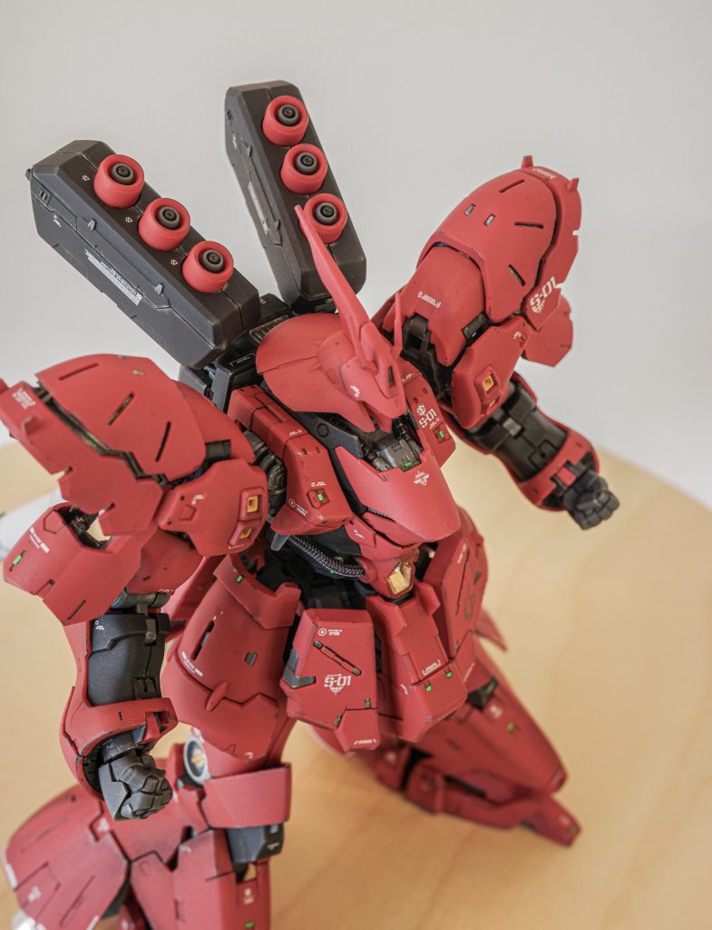 蛍光グリーンのチップを各所に散りばめて情報量を増やしました。初挑戦でしたが、モールドやデカールの追加とは一味違う雰囲気を出せてお気に入りです。