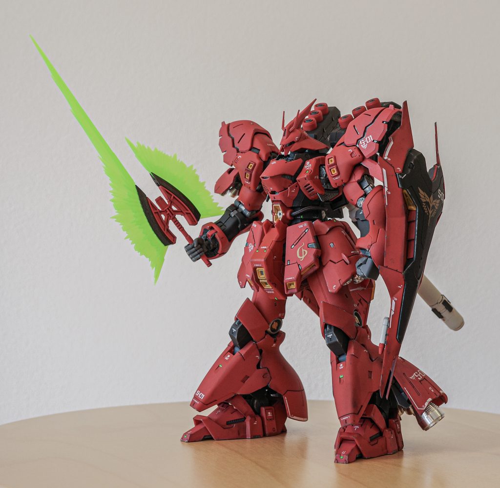 武器を持たせても素晴らしいプロポーションで感動しました。個人的には手に持たせるならビームショットライフルよりビームトマホークの方が似合う気がします。