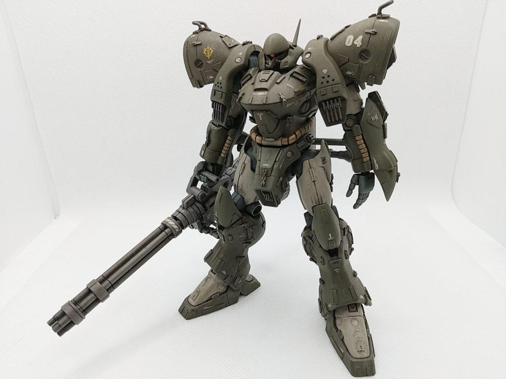 塗装はオリーブドラブ２とガルグレーの缶スプレーです。ペイントリムーバーを使うとどうしてもパーツが割れたりしてましたけど、水抜き剤はそんなこともなく・・・ただ臭いがキツいのと温度が低いとイマイチ上手く落とせないのに注意です。 