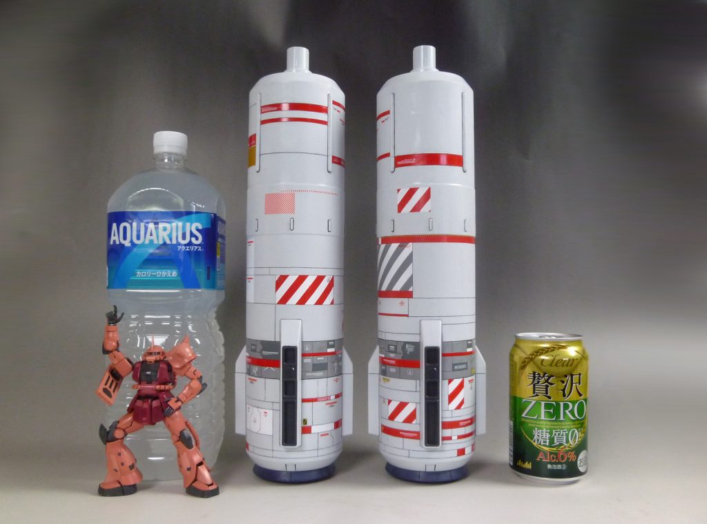 これは、複数の工廠で同じ寸法同じスペックでの製造されたが、工廠によってメンテナンスハッチやら何やら細かい箇所の解釈に差異があった・・と云う設定にしたからです。