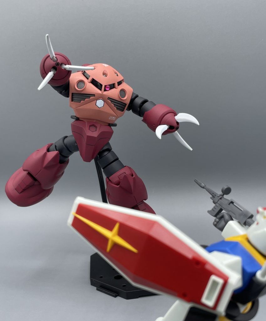 奴だ…!奴が来たんだッ!! ガンダムと会敵!!