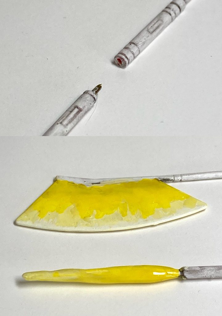 ビームトマホークとビームランサーは真鍮線で接続できる様に変更しました。ビーム部は塗装した後に、100均のUVレジンのイエローを盛ってあります。