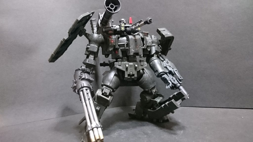 ある時、少しだけ変化が起こる。廃墟となった基地に訪問者が現れたのだ。訪れたのは子供といえる年齢の少年少女、肝試しにでも来たのかおそるおそる荒れた基地内を歩く彼ら彼女たちは、とうとう”それ”を見つける。