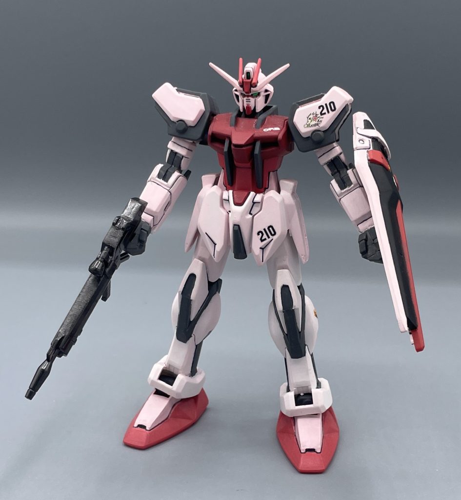 素トライク・ルージュ コレクションシリーズのストライクは、この状態で発売されました。バックパクが無いとやや寂しいですが、自分はこの状態も結構好きだったりもします(^^♪↓↓ ★EGルージュも是非ッ!!ヾ(≧▽≦)ノ ↓↓https://gumpla.jp/eg/2298651