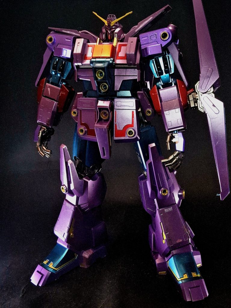 サイコガンダムの実戦データを元にムラサメ研究所が開発した可変モビルアーマー。基本的な設計はサイコガンダムを踏襲しつつも武装と駆動系に改良が加えられており、特に宇宙での戦闘に適応出来るよう機体各部にスラスターが追加されている。武装についてもサイコミュシステムを利用した遠隔操作兵器が多数搭載されており、完成時にはサイコガンダムを上回る機動力と火力を誇る機動兵器となる筈であった。ミノフスキークラフトはシールドに完全に移設され、それに伴ってサブ・ジェネレーターも本体から分離した結果、機体出力は2/3に軽減されている[1]。