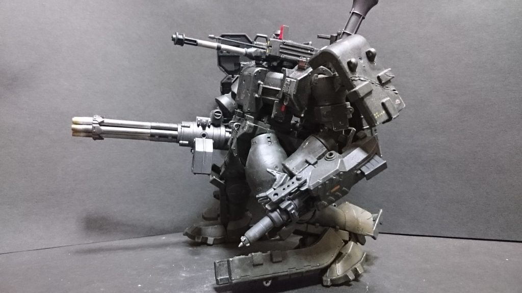 新たな技術が、機体がいきなり現れた、ただそれだけだった。その出現はそれ以前の全てを時代遅れにし、”それ”もその流れにのまれた。”それ”は一応完成した。しかし彼に続く兄弟達は生まれることさえできなかった。”それ”は最初にして最後の一機になった