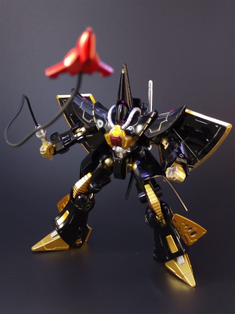 ハンブラビを象徴する武装である海ヘビも付属。リード線はある程度自由に曲げて形を保持できるので、上手く使えばダイナミックな写真も撮れそうです。