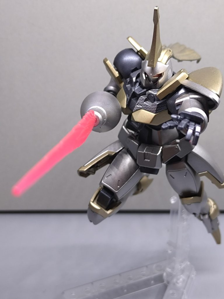 胸の上部には鎖帷子をイメージしたパターンで塗装してみました。こうすることで、ビキニアーマーっぽくなるかとも思ったんですがそうでもし、あんまり目立たないっすね。