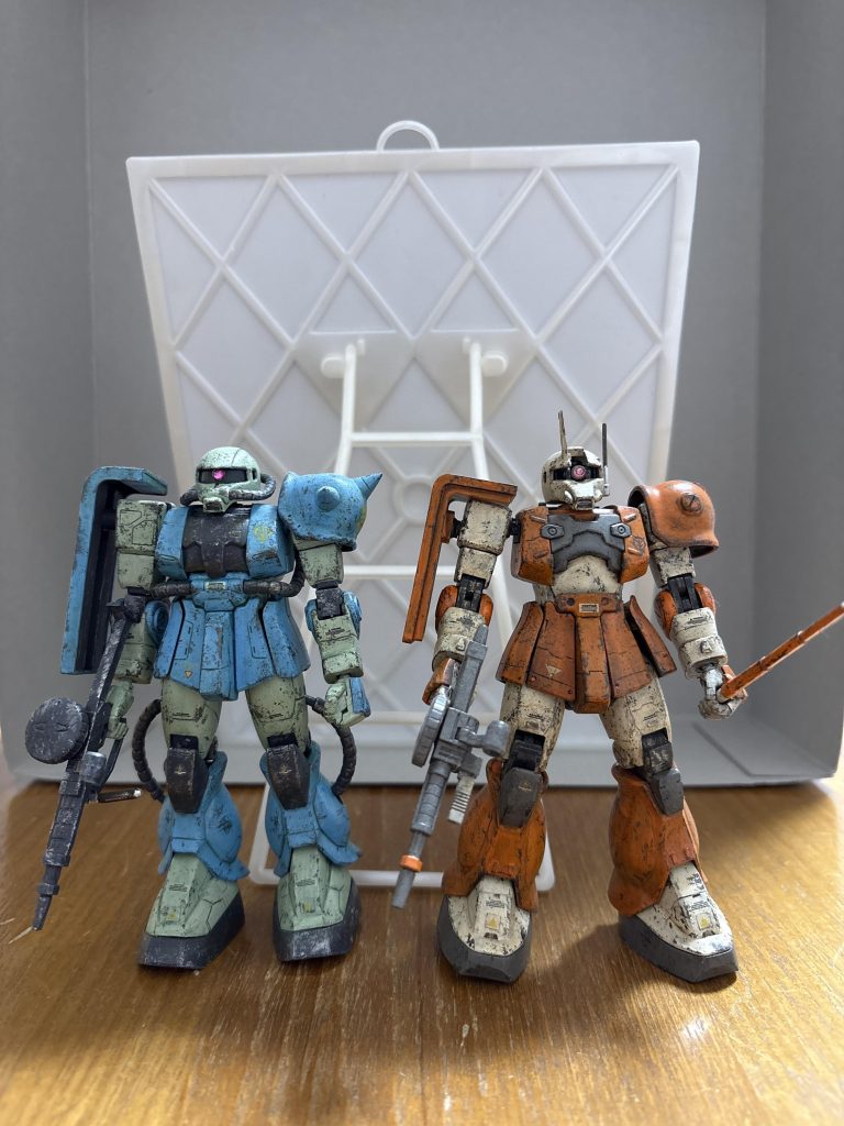 両者とも筆塗りしてなおかつめっちゃ汚してます。