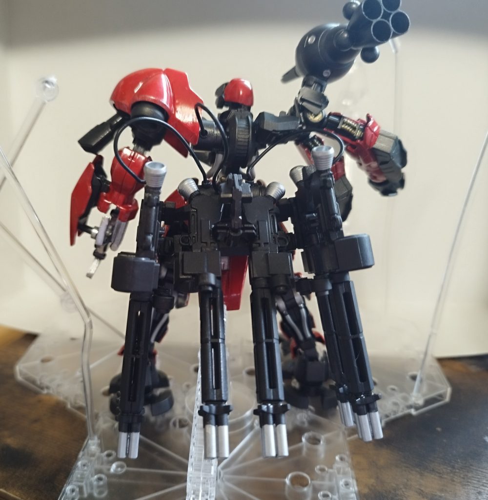 有線ビットのガトリングは腰に装備する