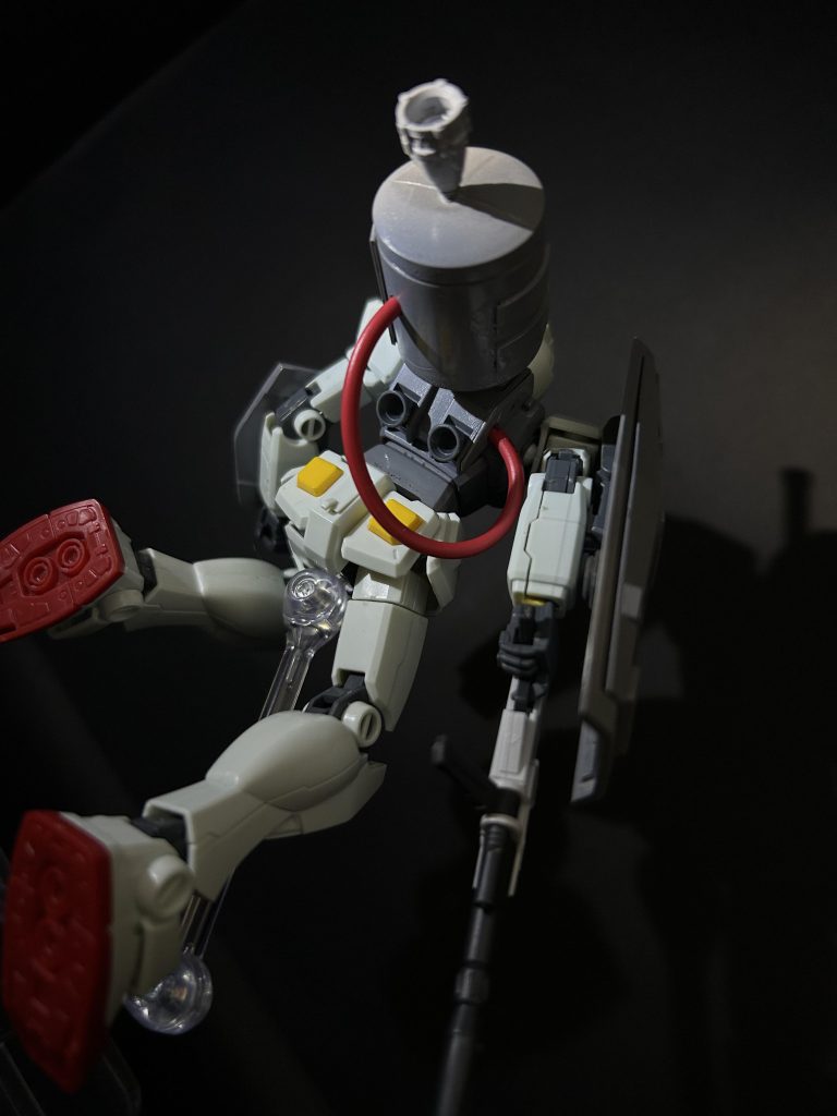 バックパックにはRX-78-2のバックパックに大型タンク・スラスターが付いており、機動力はある程度上がっているようだ。