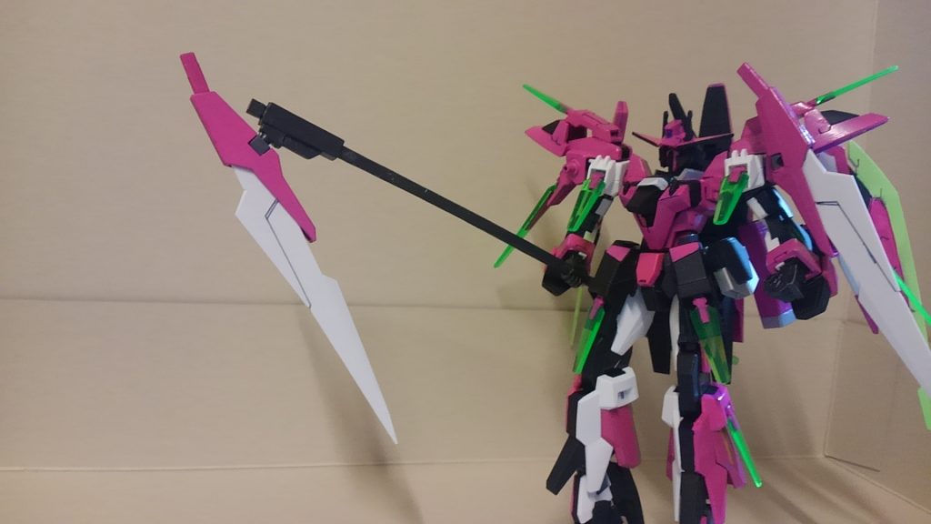 ウィングをロッドと合体させて鎌にすることも可能。