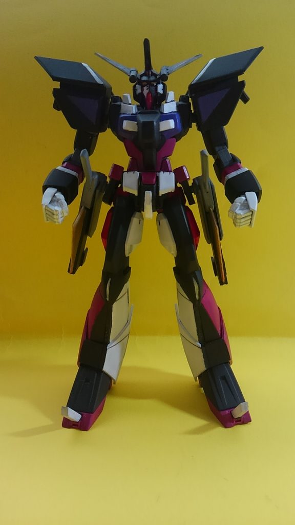 自分好みのデザインを追求した形態。カラーリングは、当時熱が再燃していた仮面ライダーディケイドの影響を受けている。