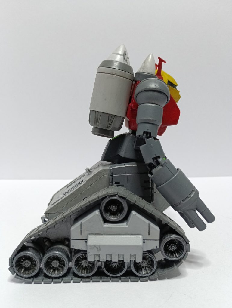 ファーストの13話くらいの時にハヤト(コバヤシの方)が強化のため、浅間山のムラサメ？研究所にガンタンクの強化のため向かったところ、帰ってきたハヤトを名乗る不審者と共に戻ってきた異形のガンタンクというイメージで作成。