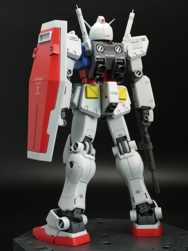 あまり大掛かりな改修にならないように気を付けました。が、まあまあな作業量にはなりました。昨年のフルハッチオープンよりも本体の改修箇所は多いです。これ以上手を加えると、完成しなくなりそうです。スジ彫り等のディテールもシンプルな1/72作例を参考にしているので、少な目になっています。