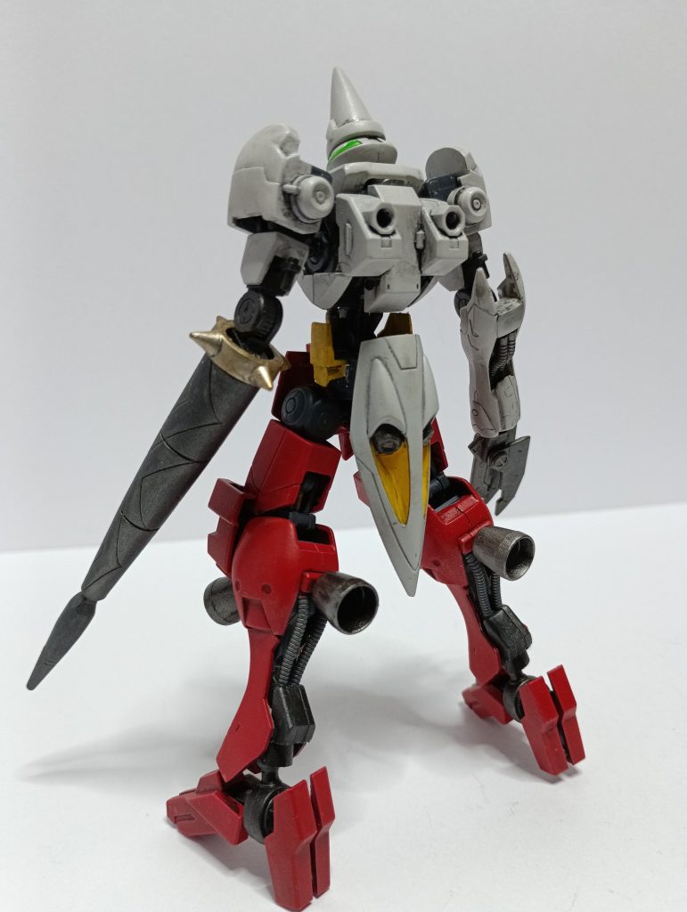 色は、明灰白色と赤を基本に塗装。黄色はワンポイント程度にとどめています。