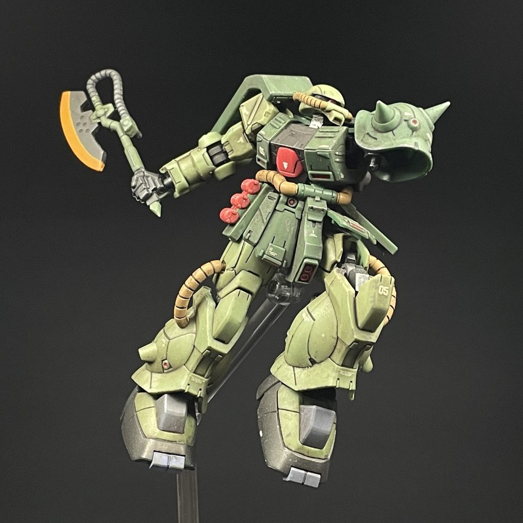 以上、GフレームFA ザクⅡ改でした。冒頭でも述べたように、食玩でありながらHGやロボット魂と比べても個人的には最高傑作に近いザクⅡ改な気がします。フレームセットの付属品も充実しており(特にサンタバルーン)、フォルムもバランスが良く、Gフレーム特有のディテールもいい感じに纏まってると思います。「ああ、このザクⅡ改ならアレックスと引き分けれるわw」と普通に思いましたね。唯一の欠点は個体差なのか、ジョイントパーツが異常に硬く、頭部と胴体を繋ぐ部分が折れた事くらいですw(ジャンク品のフレームセットを代品にして解決)