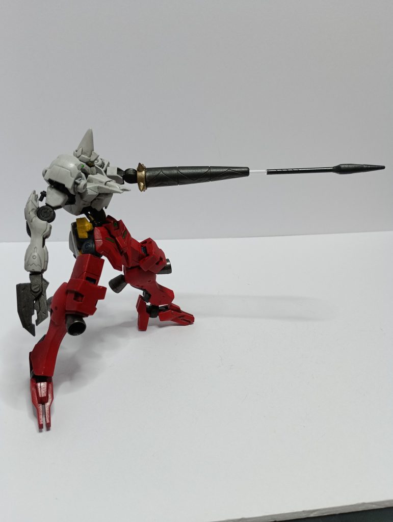 ドリルミサイル。ドリルランスの先端に穴をあけて、ランスの柄の部分を差し込んでいます。