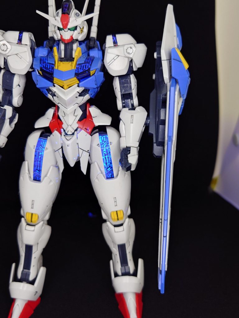 蛍光クリアを下地の上に塗ってるのでブラックライトで青く光るようにしてみました。これもみんなやってるよね