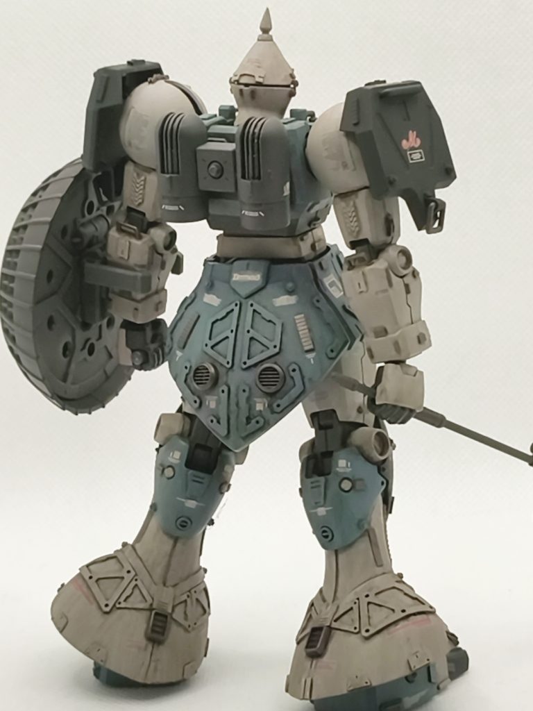 トラスフレームっぽいものをなんとなく表面に貼ってみました。これはこれでいいんじゃないかと…