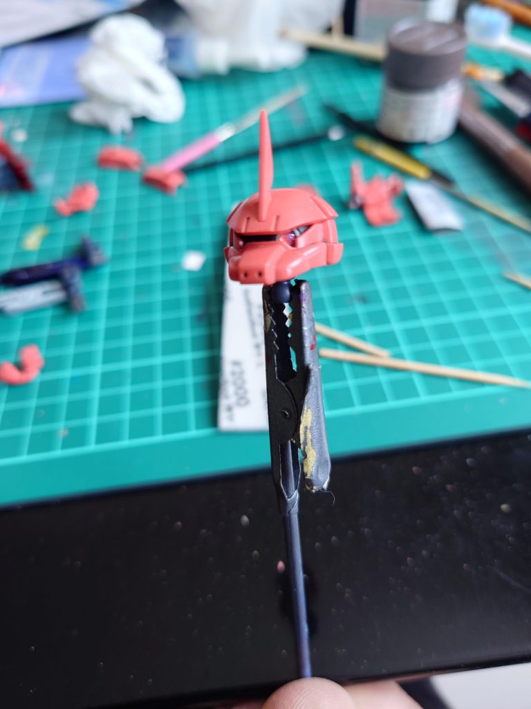 モノアイレンズ埋め込み作っていて楽しく、プロポーションも良かったのでお気に入りのキットになりました。量産型も欲しいな〜