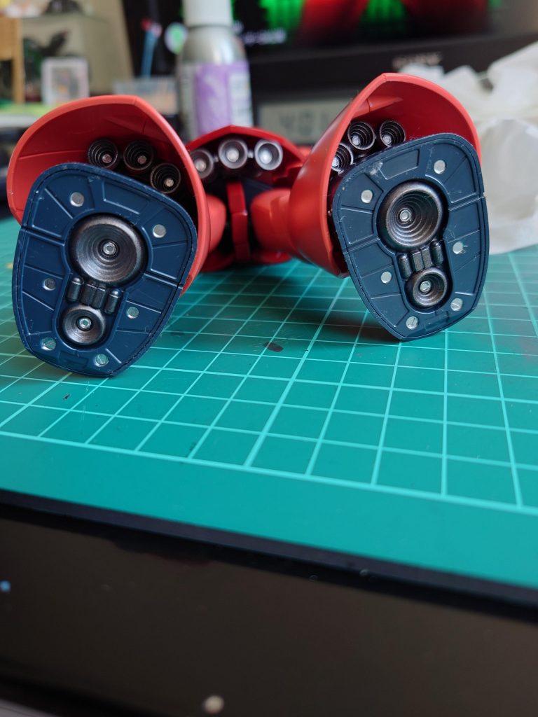 足の裏、スカート内バーニアノズル塗装