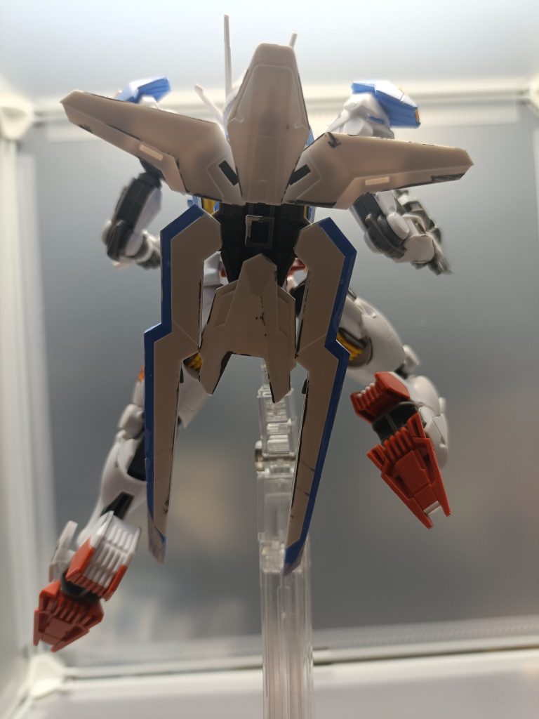 背中シールドをいじってそれっぽくしました。