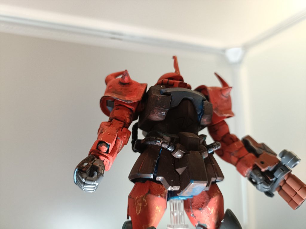 この作品は親と作りました。シャアの色は僕が塗り、大体の汚しは、親がやりました。ご覧いただきありがとうございました。