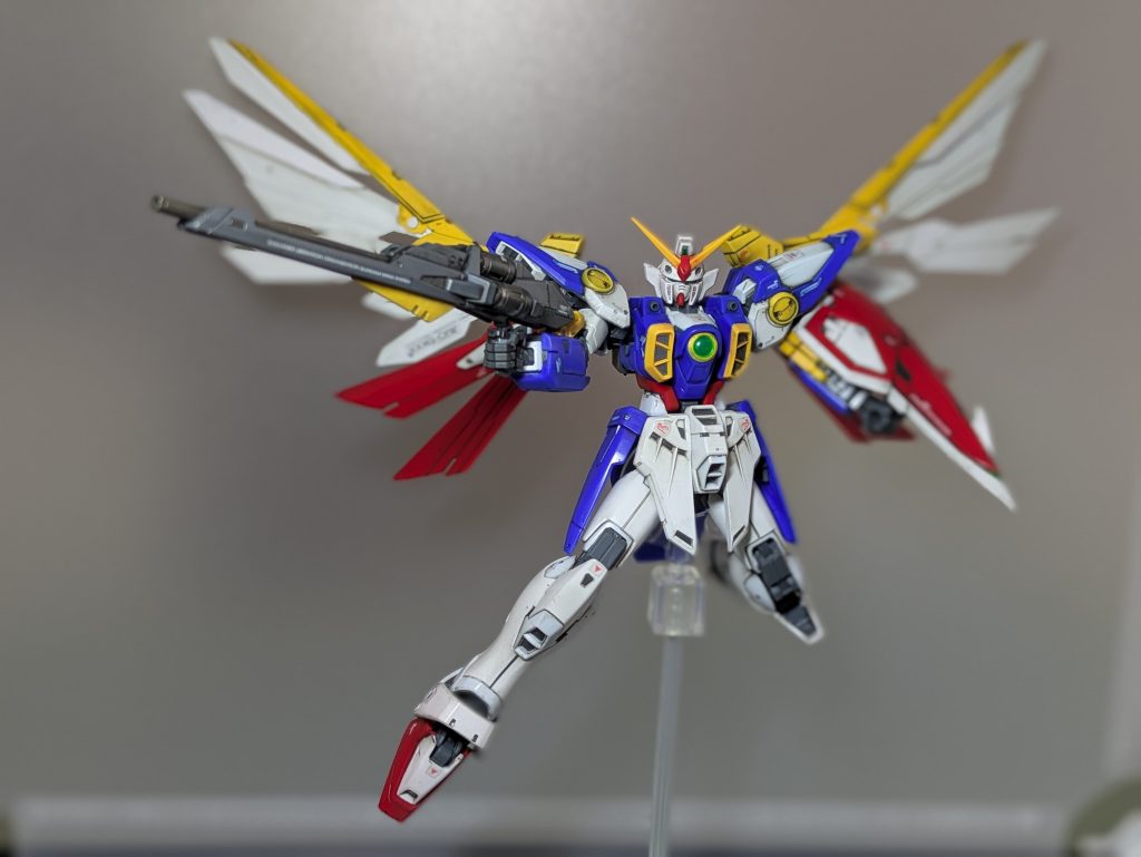 関節や羽の可動域が広いこと。かっこいいアクションが出来ます。